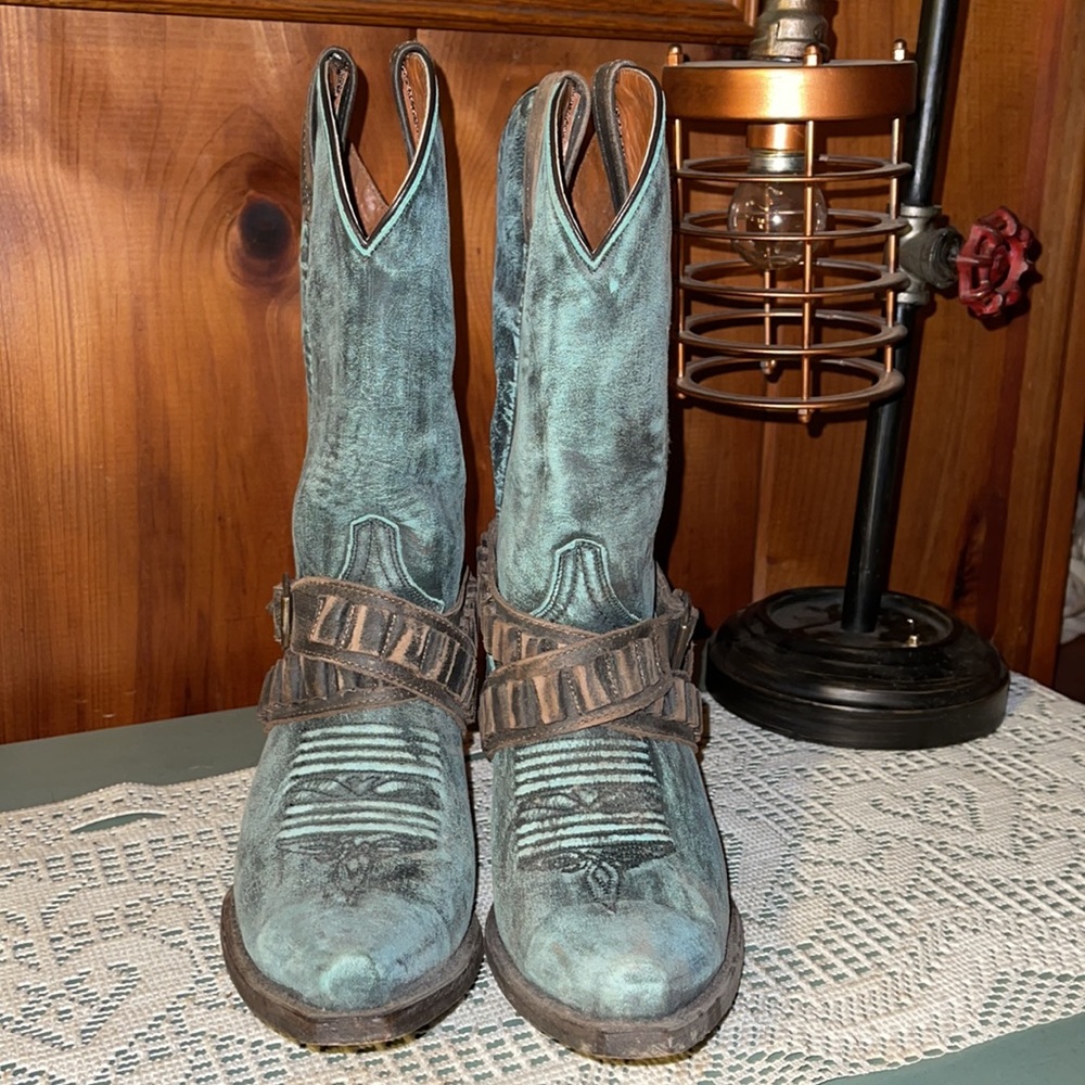 Colt Ford cowgirl boots